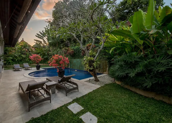 Villa Delapan Seminyak