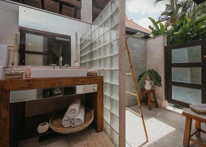 Villa Delapan Seminyak