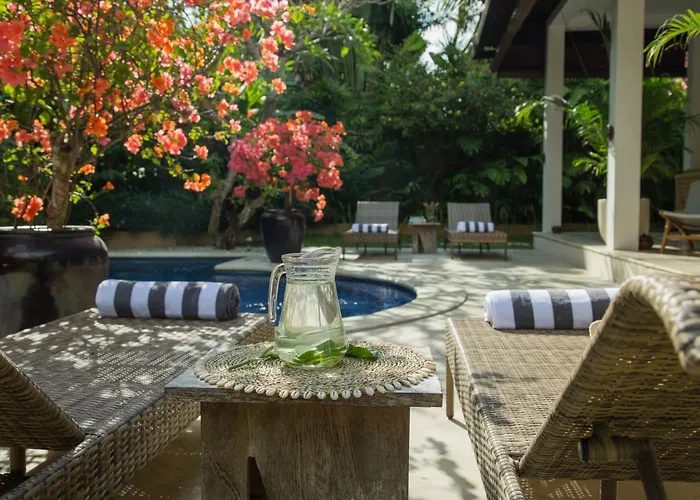 Villa Delapan