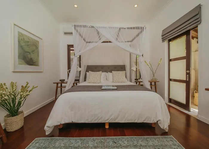 Delapan Villa *