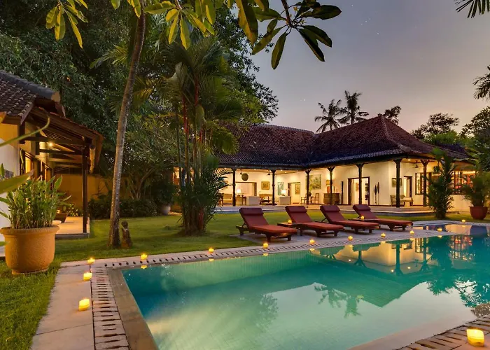 Villa Delapan *