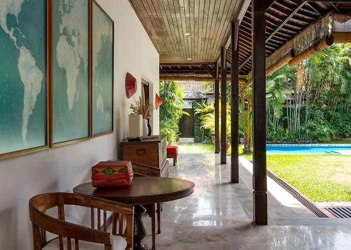 Villa Delapan Seminyak