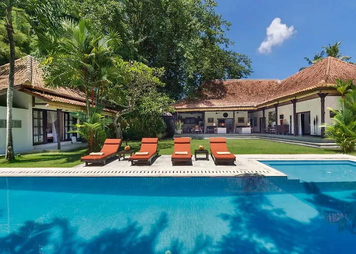Villa Delapan Seminyak